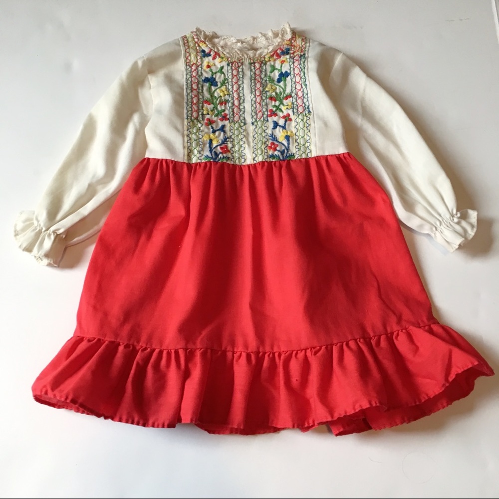 Vintage Scandinavian embroidered toddler  dress💕